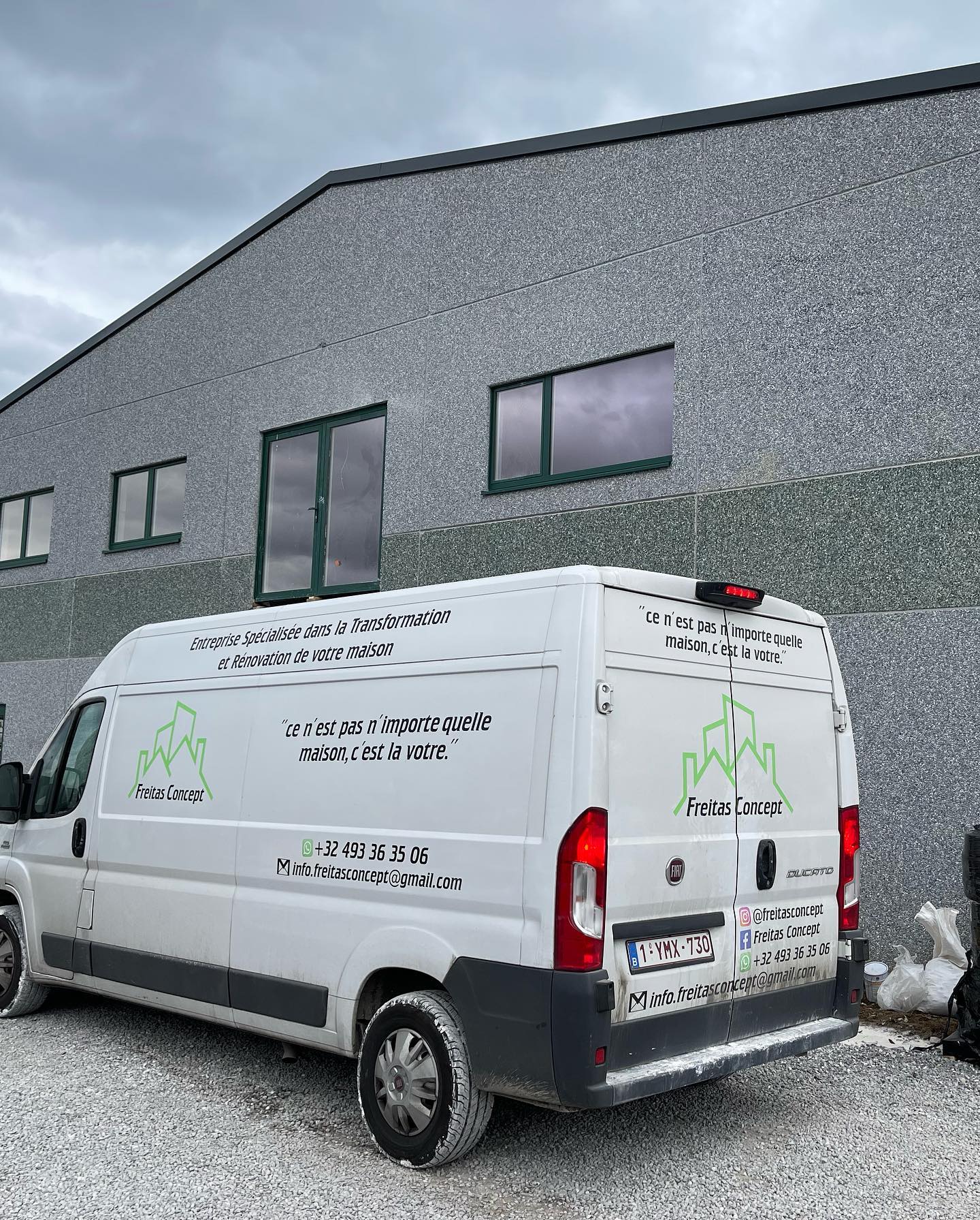 Slide 3 - Freitas concept background